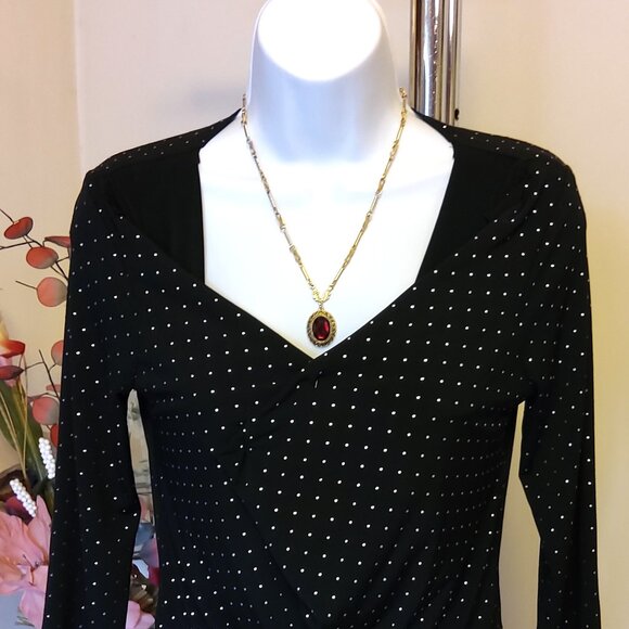 Vintage Red Crystal Oval Pendant Gold Plated Necklace VTG Timeless Jewelry - Picture 8 of 9